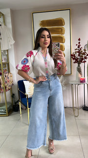 Embroidered Puff Sleeve Top