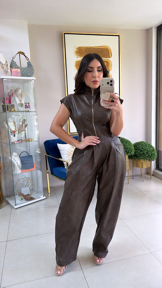 Brown Leather Barrel Set